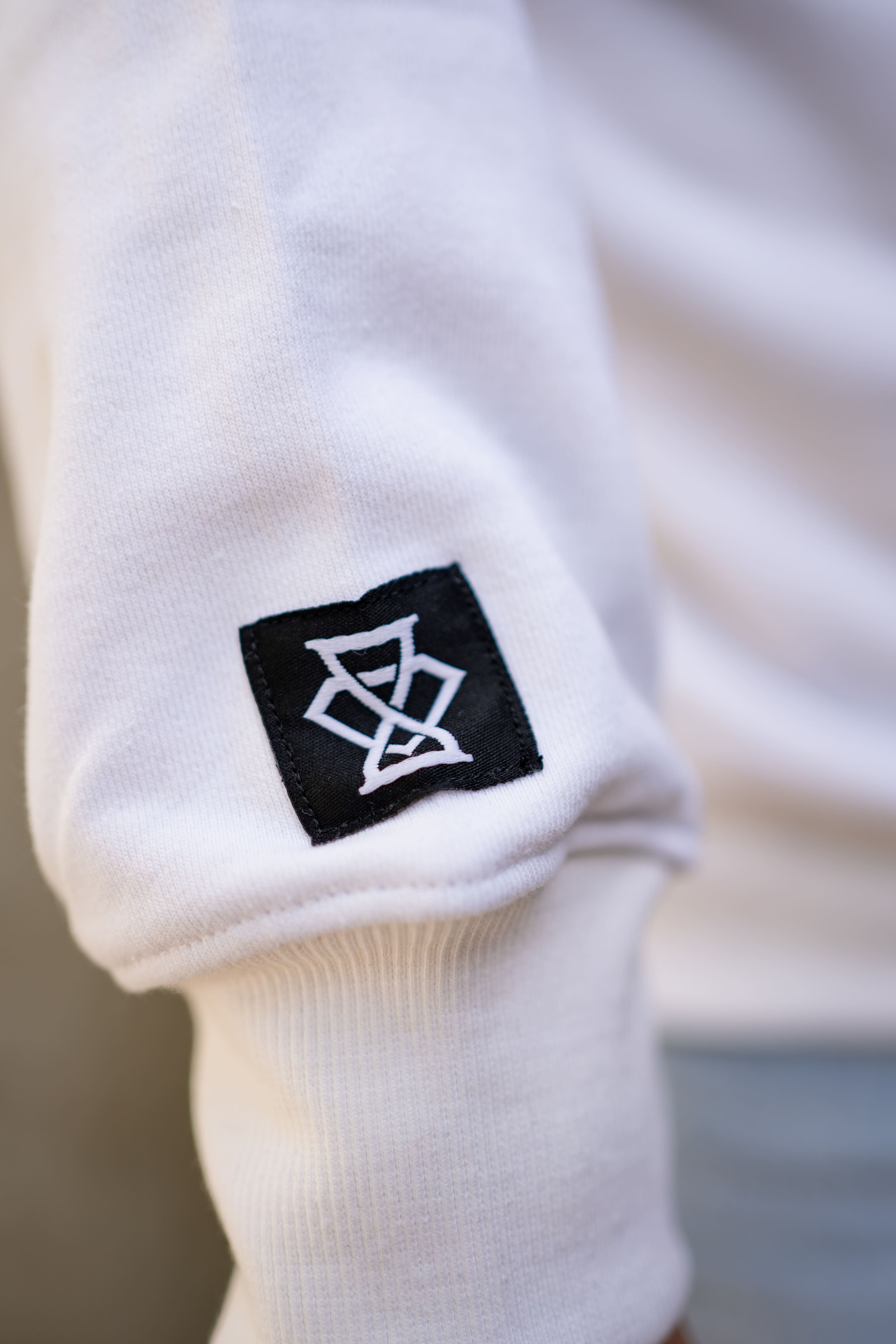 CREWNECK CROWN WHITE